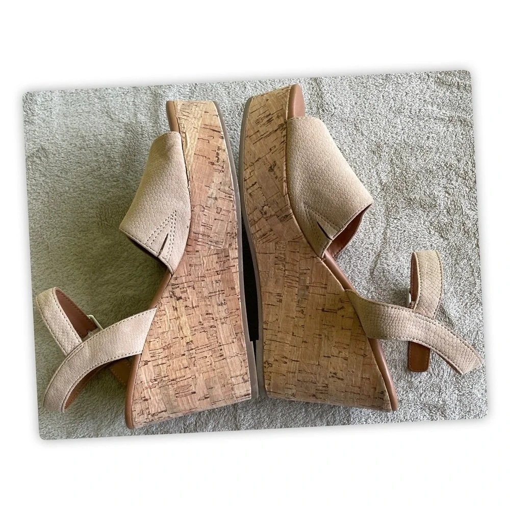 Michael by Michael Shannon Cork‎ Wedge Sandals Womens 7 Tan Suede